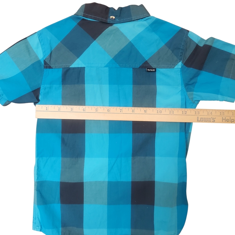 2 Boy's Size 5 Button Down Shirts. Tommy Hilfiger & Hurley. Short Sleeve - Picture 5 of 11